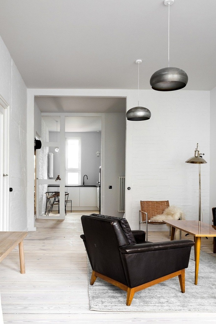 Reconstruction of a Holiday Flat in a Small Tenement House 4