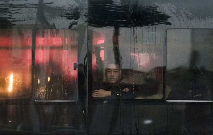 Candid Street Photography by Zhang Jia Wu