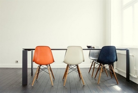 imagde.jpg 769×521 pixels #chairs #modern #design #interiors #furniture #eames
