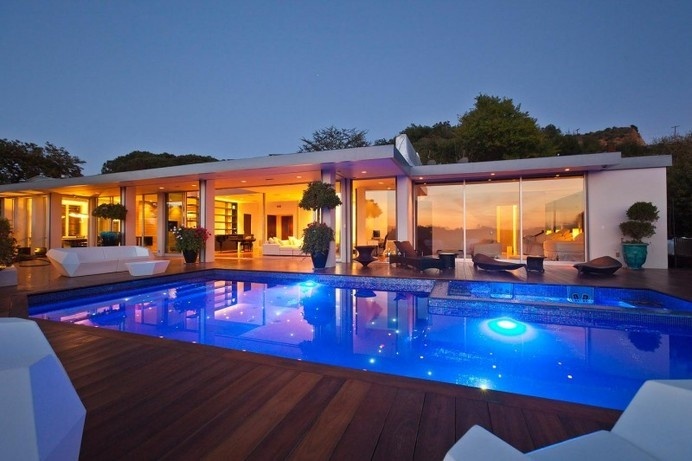 Mid-Century House in Beverly Hills Converted Into Modern Residence #architecture #residence #modern