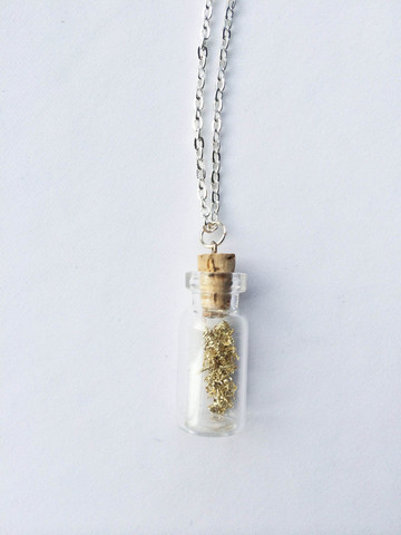 Sīla #shavings #bottle #cork #pulse #design #pendant #dust #jewelry #gold #necklace #parallel