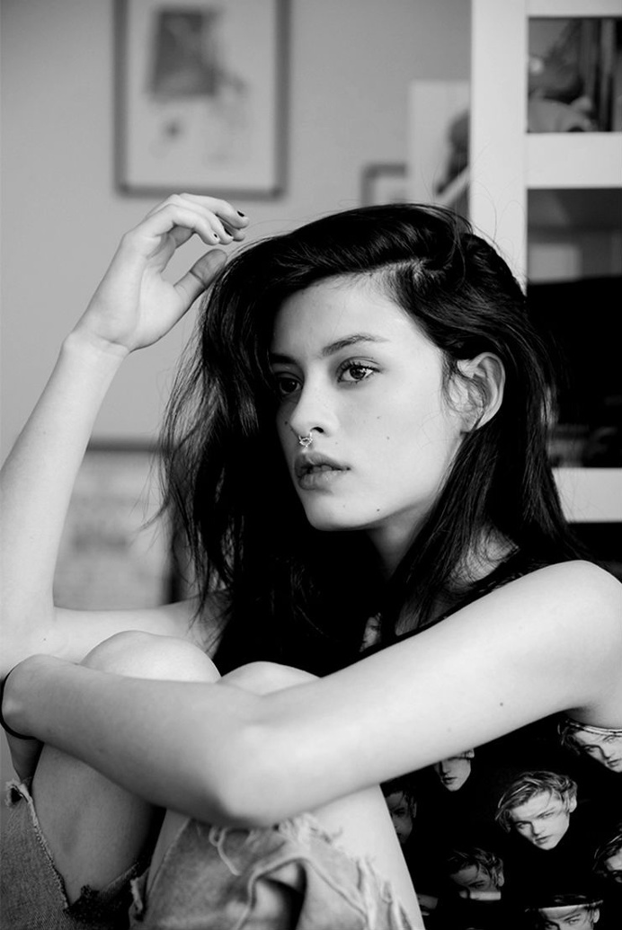 #black and white#brunette