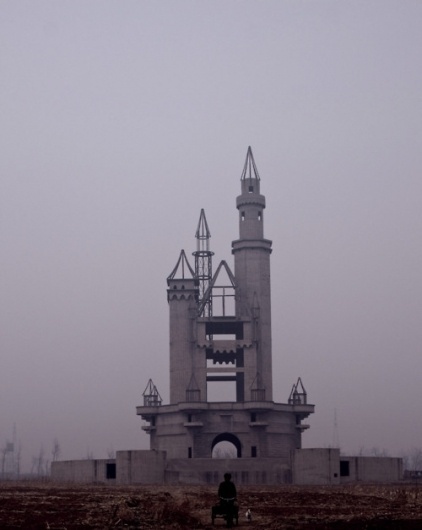 eyefloaters #disney #photography #castle #fog