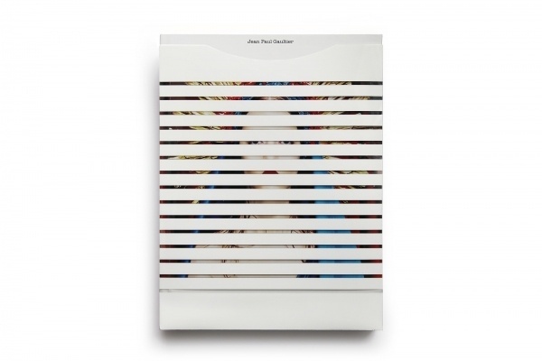 RÃ©sultats Google Recherche d'images correspondant Ã http://resultats.infopresse.com/prixgrafika/2012/Prix/9328_Paprika/lg/9328_Paprika_JPG_03.jpg #print #book #cover #paprika #jean #gaultier #paul