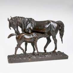 Bronze sculpture group 'Mare and foal'. Christophe Fratin