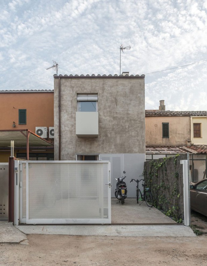 Montserrat Nogués. House 4R . Girona