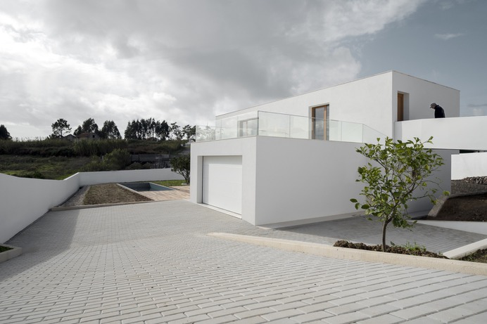 House SP by Gonçalo Duarte Pacheco