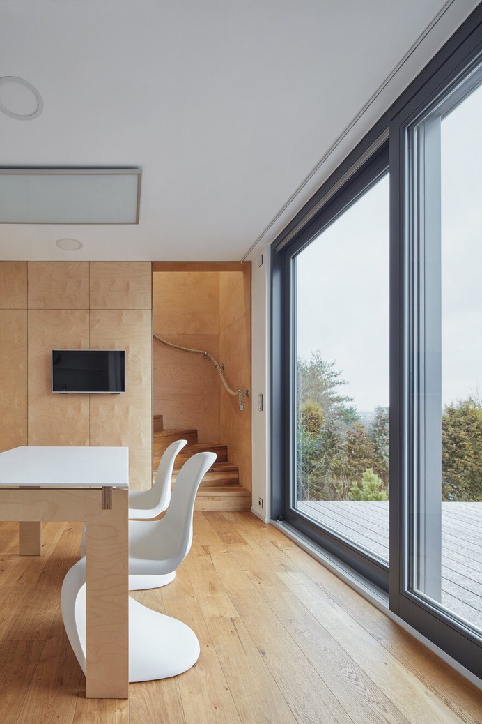 A Wooden Modular Family House That Was Built in One Day