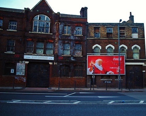 http://www.flickr.com/photos/wallb/ #coke #billboard #santa #london #advertising #coca #cola