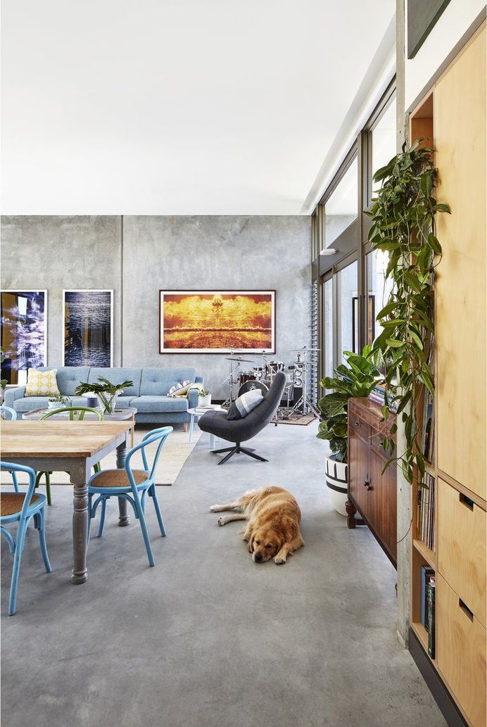 Coastal Suburban Home Featuring Bright, Vividly Colored Spaces 4