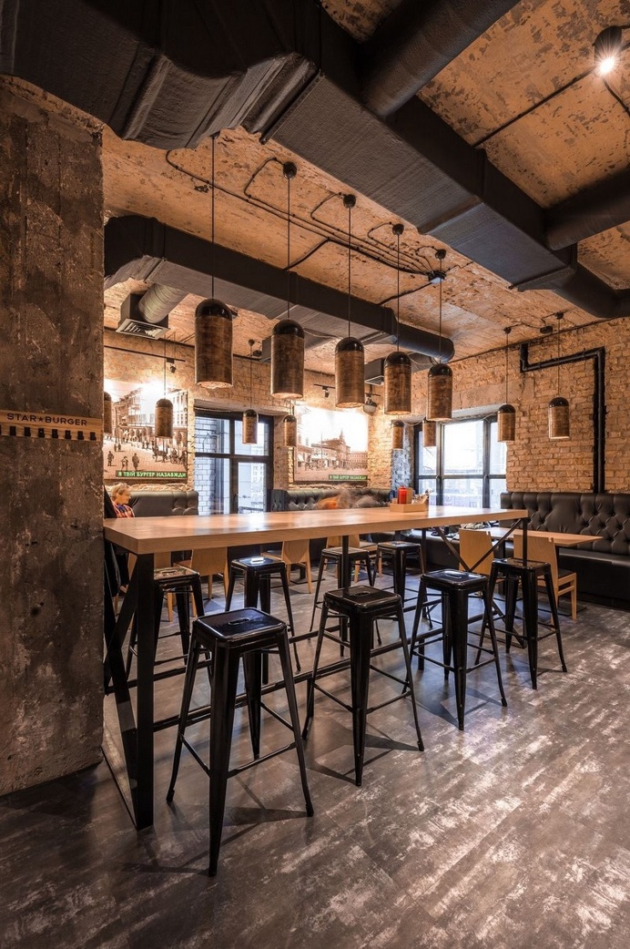 Star Burger – Classic American Bar Atmosphere in the Center of Kyiv