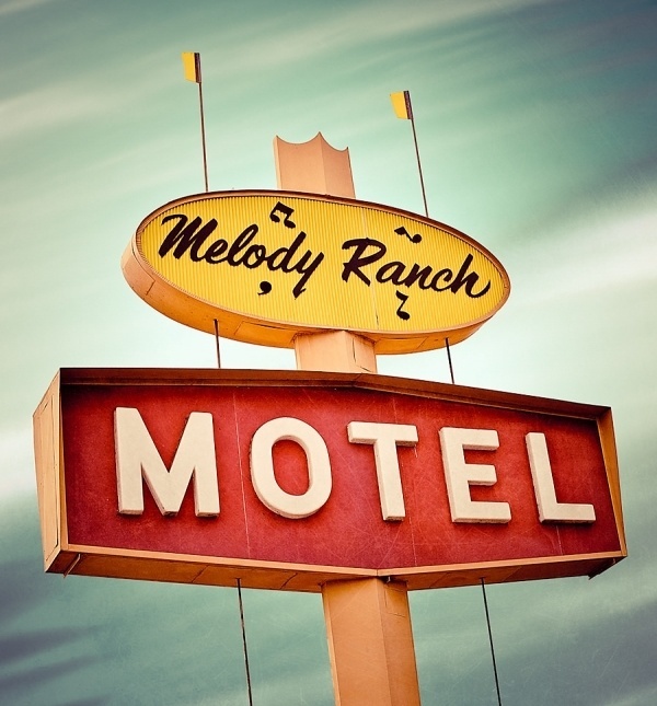 Old School American Signage | Abduzeedo | Graphic Design Inspiration and Photoshop Tutorials #retro #vintage #signage #motel #typography
