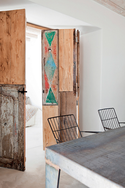 The Design Chaser: Interior Styling | Rustic Doors #interior #rustic #door #design #decor #deco #decoration