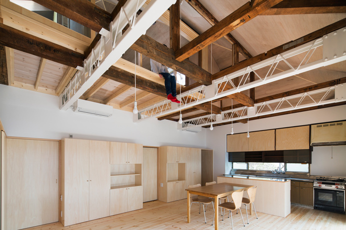 Double Border House by Suzuki Architects