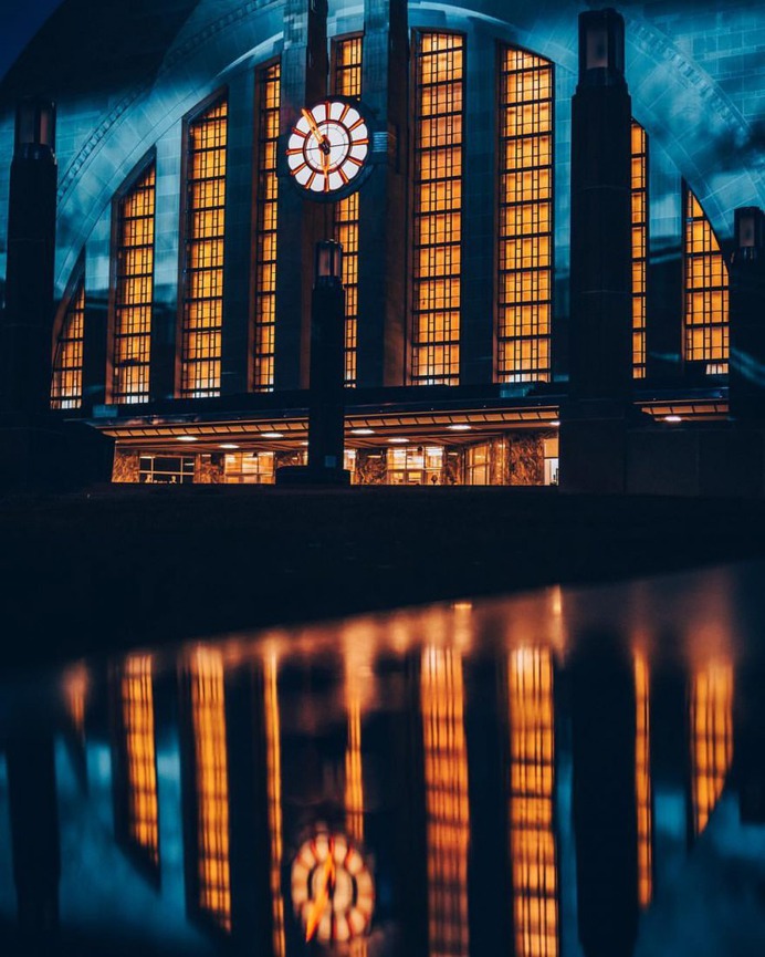 Moody and Cinematic Urban Photography by Steve Zeinner