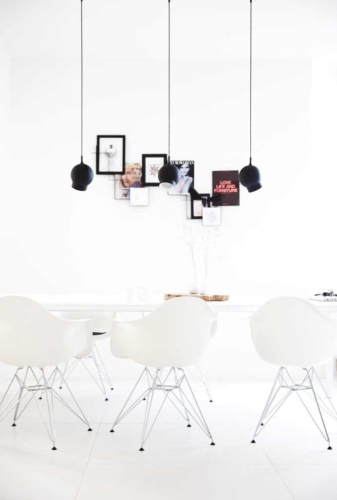 Dining area. Hellerup Apartment by Norm.Architects. #diningroom #normarchitects #minimalism