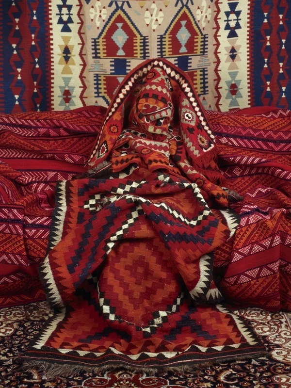 Anonymous Women by Patty Carroll | iGNANT.de #anonymous #photo #pattern #woman