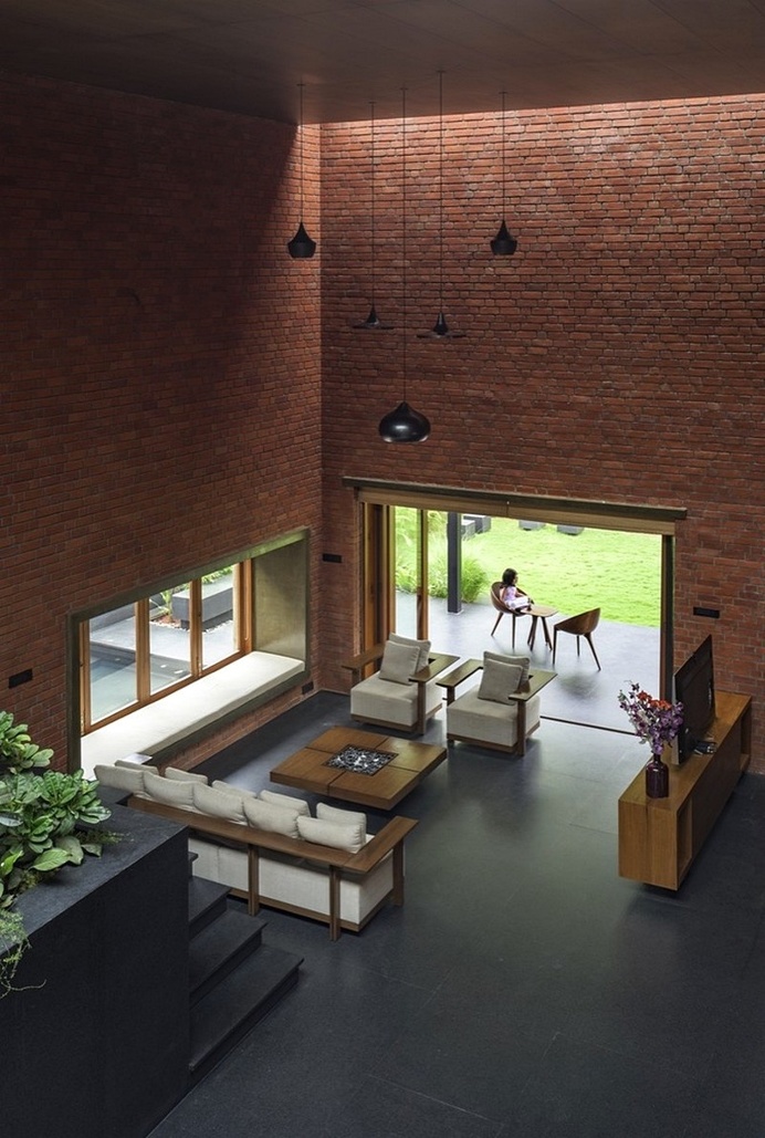 Pune Brick House – Intimate Retreat in the Urban Environment