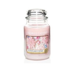 - pastel scented candle