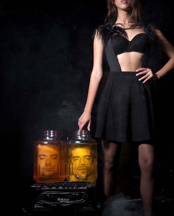 Halloween head in a Jar.