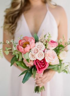 Photography: http://rebeccayalephotography.com | Floral design: http://www.uniquefloraldesigns.com/ | Groom's suit: http://www.paulsmith.co/uk | Read More: https://www.stylemepretty.com/vault/image/6381665