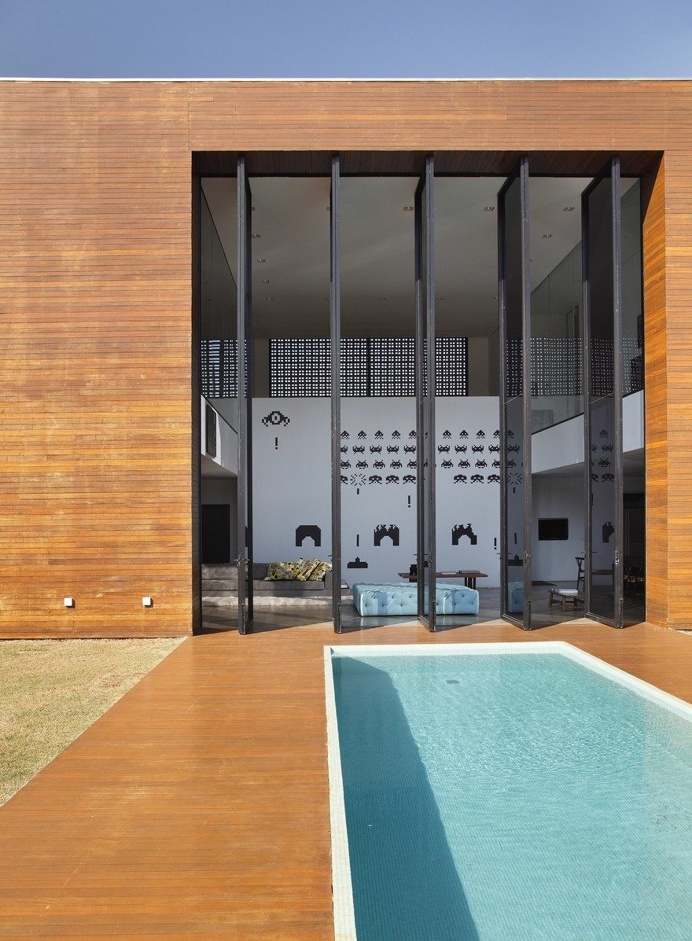 This Cubist House Connects the Expressiveness of Geometric Forms with the Beauty of the Eclectic Interiors 3