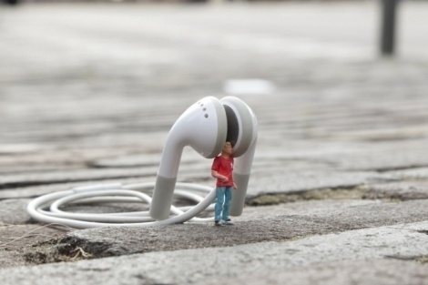 Recent work by Slinkachu - Creative Journal #slinkachu #micro #photography #installation