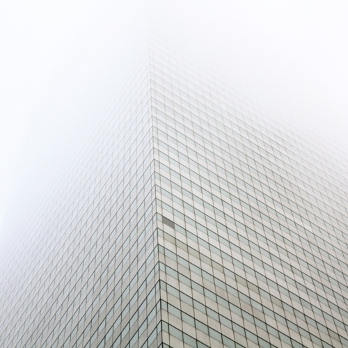 tumblr_lpq96sZ8HV1qzus73o1_500.jpg (500×500) #mist #skyscraper #building #architecture