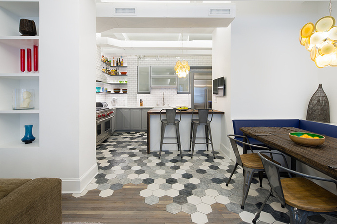 Flatiron Loft: Balinese craft juxtaposed with the Industrial style