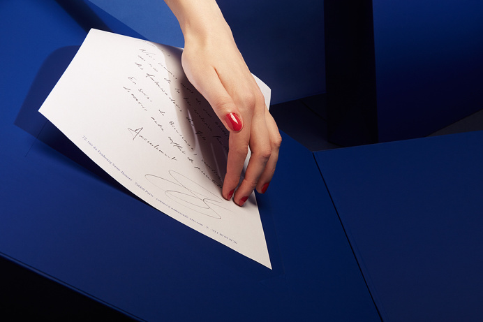 ambassade des arts blue packaging branding modern cool inspiration designblog www.mindsparklemag.com