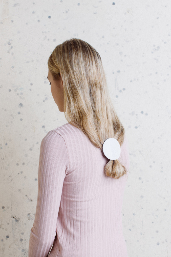 Pedrusco is a brand of minimal beautiful handcrafted design jewelery that works the enameled ceramics from Bilbao, Spain
