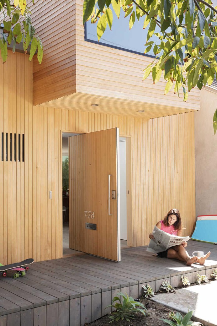 Manhattan Beach Ranch, Blue Truck Studio