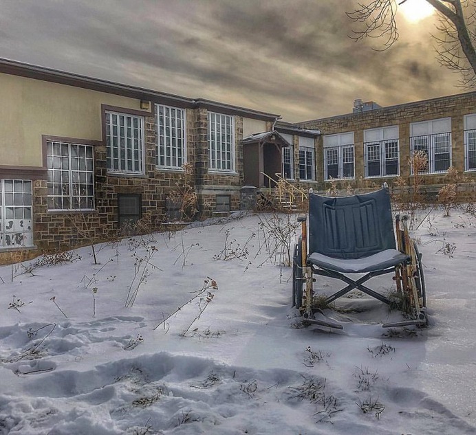 Abandoned America: Mesmerising Photographs of Decaying Buildings