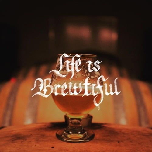 🍻Happy National Beer Day 🍻 - 📷by @jeremydgreat / @unsplash - #lettering #calligraphy #beer #nationalbeerday #customtype #50words #h