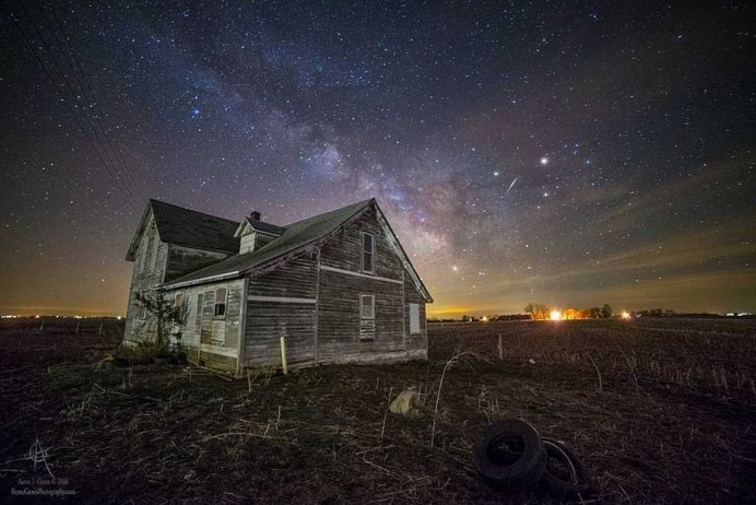 South Dakota's Amazing Night Skies: Landscape and Astrophotography by Aaron J. Groen
