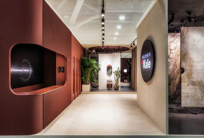 Bespoke Romance Showroom by Paolo Cesaretti Arch