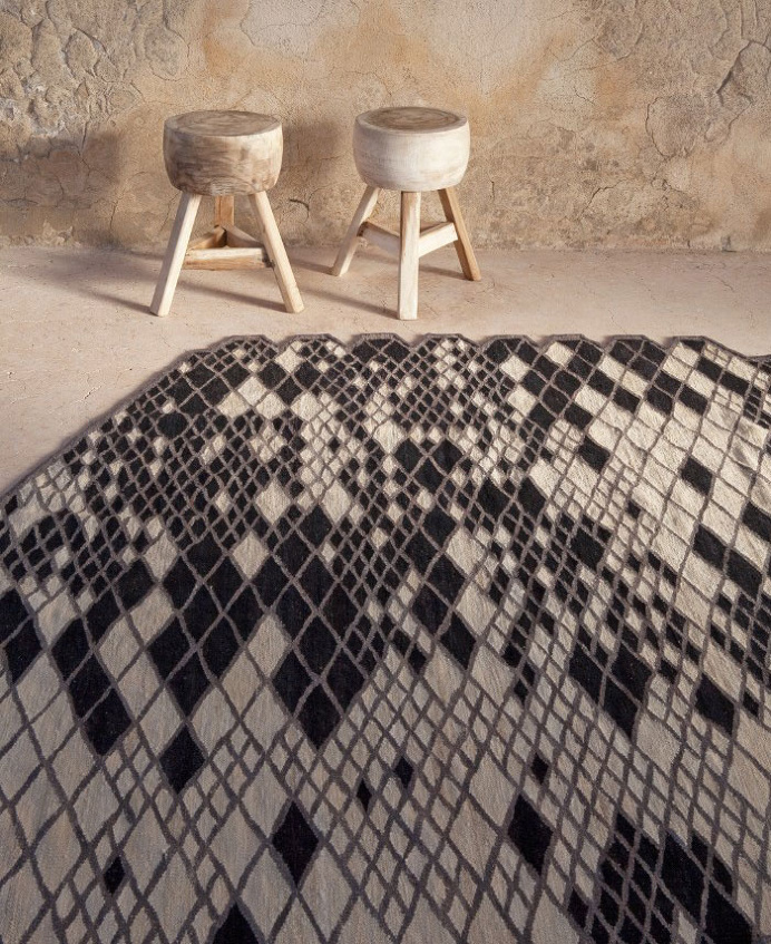 Wool Rug With Geometric Shapes
