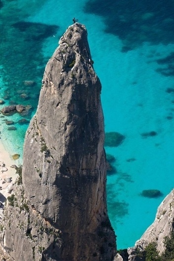 Photos of Unbelievable Situations!! | Barnorama #amazing #impossible #cliff #bike #photogrpahy