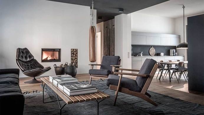 Edgy luxury apartment equipped with statement furniture pieces and signature interior design - HomeWorldDesign (1) #interior #apartments #design #retro #vintage #berlin #luxury