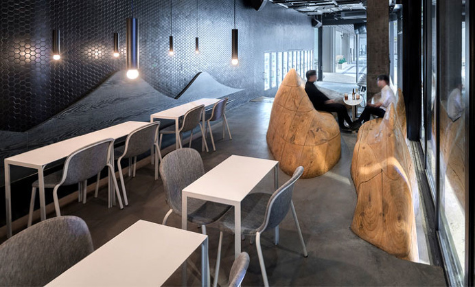 Daipu Architects Shows Amazing Way to use Wood in Renovation - InteriorZine #restaurant #decor #interior