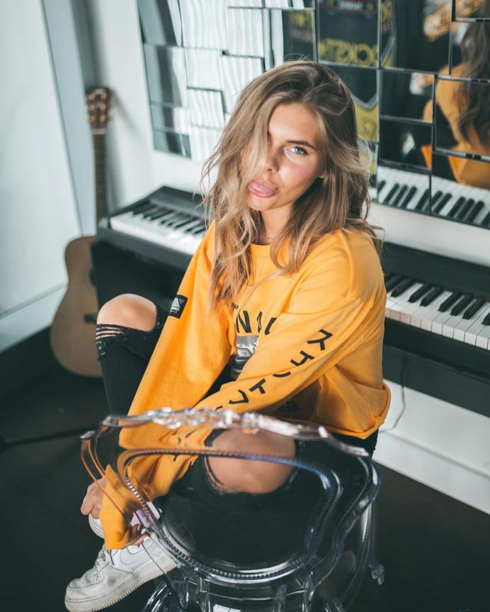 Marvelous Beauty and Lifestyle Portrait Photography by Sam Kim