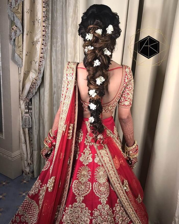 Trendy Bridal Hair Accessories