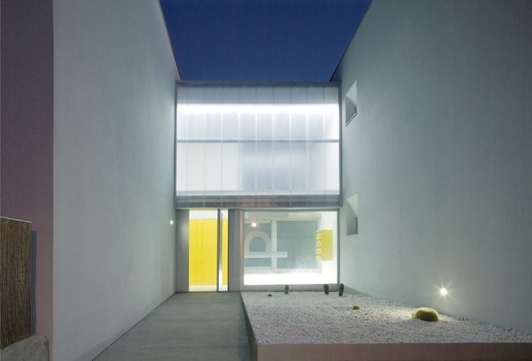 27 VPO by Equipo Olivares Arquitectos #design #architecture #minimal