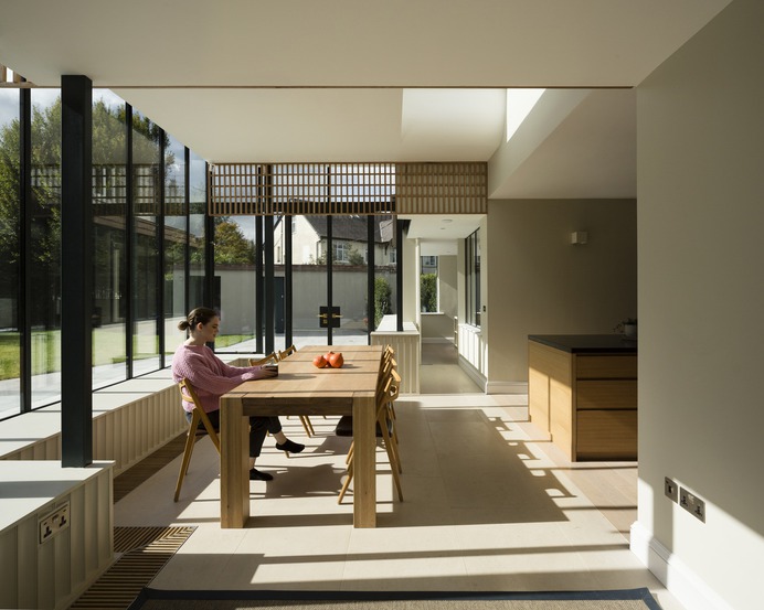 Glass Ribbon by Scuillion Architects