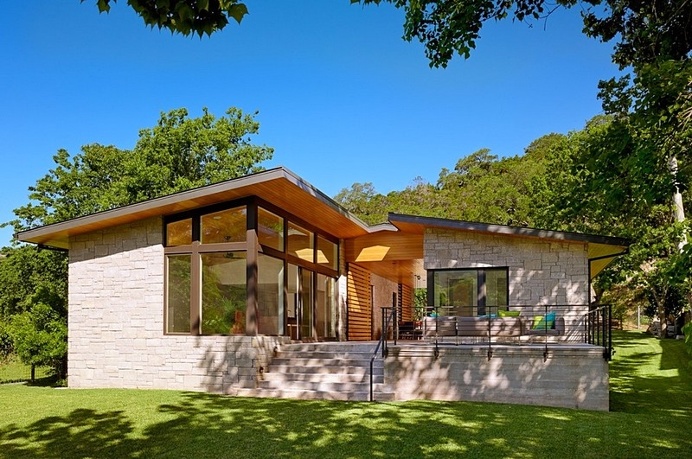 Ski Shores Lakehouse by Stuart Sampley Architect