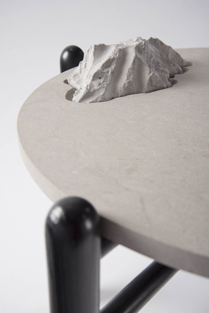 Mountains Isla Tables