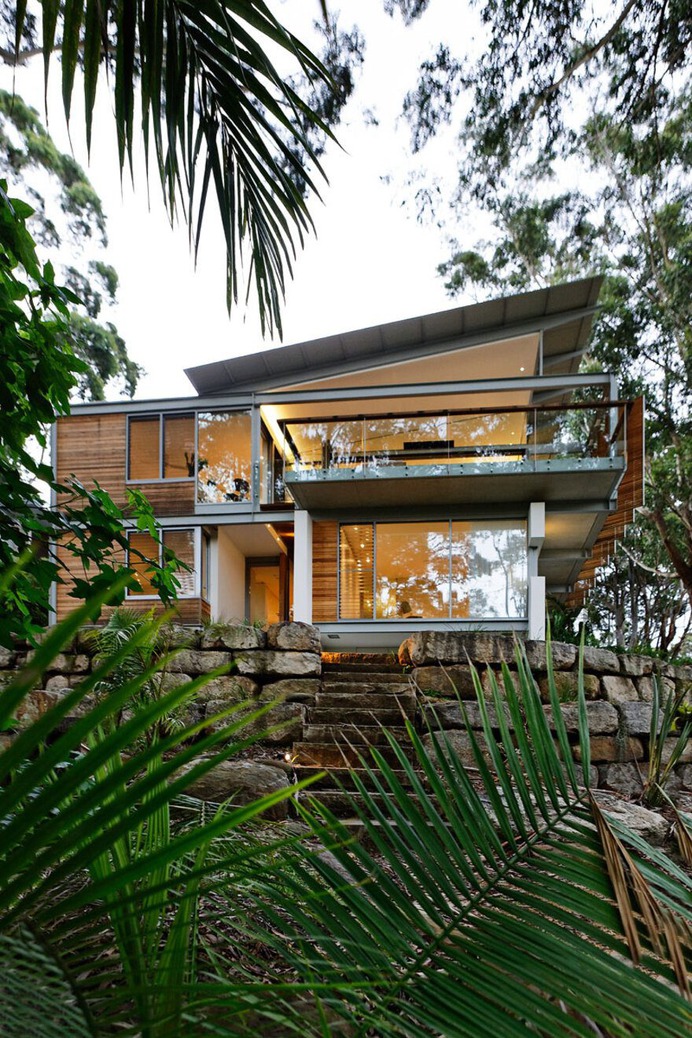 A Casual Holiday Home Along the Australian Coast: Avoca Weekender