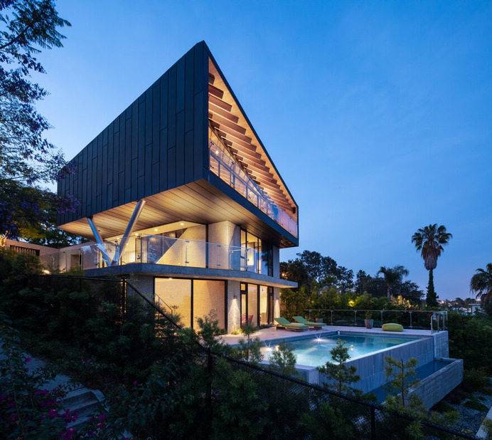 West Los Angeles Residence / Clive Wilkinson Architects