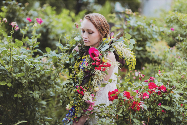 flowergarden #red #hipster #floral #bride #photography #soft #fashion #wedding #kinfolk #flowers