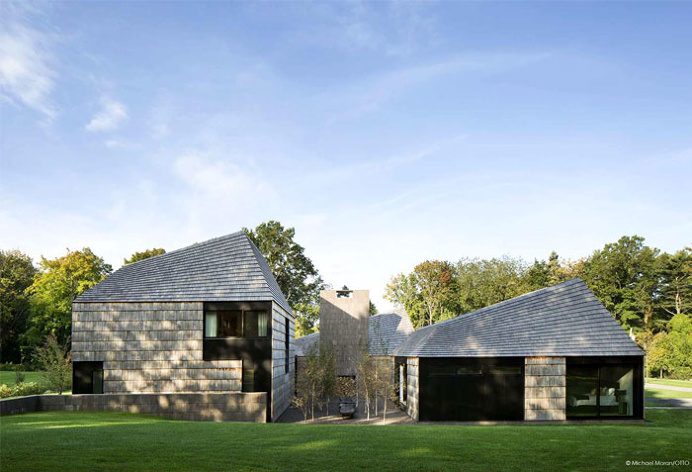 Cladding Used by Bates Masi Architects to Construct Underhill House - InteriorZine #architecture #house #home #decor